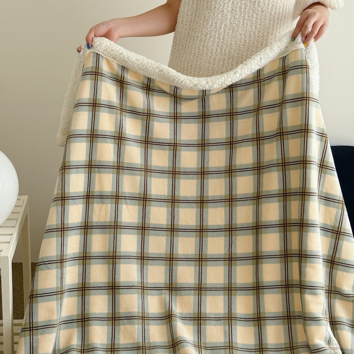 91家纺网 家纺一手货源 找家纺 顾里家纺 2025新款复古格系羊羔绒毯毯子（70*100cm会员11元 100*150cm会员19元 150*200cm会员34元 200*230cm会员43元） 松露奶昔