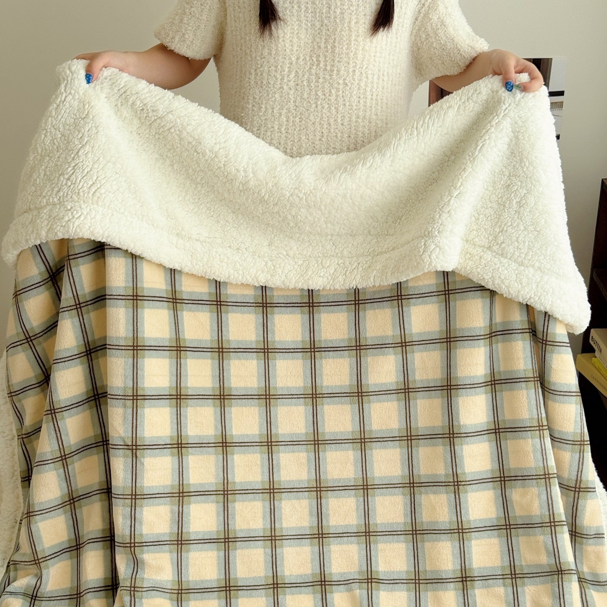 91家纺网 家纺一手货源 找家纺 顾里家纺 2025新款复古格系羊羔绒毯毯子（70*100cm会员11元 100*150cm会员19元 150*200cm会员34元 200*230cm会员43元） 松露奶昔