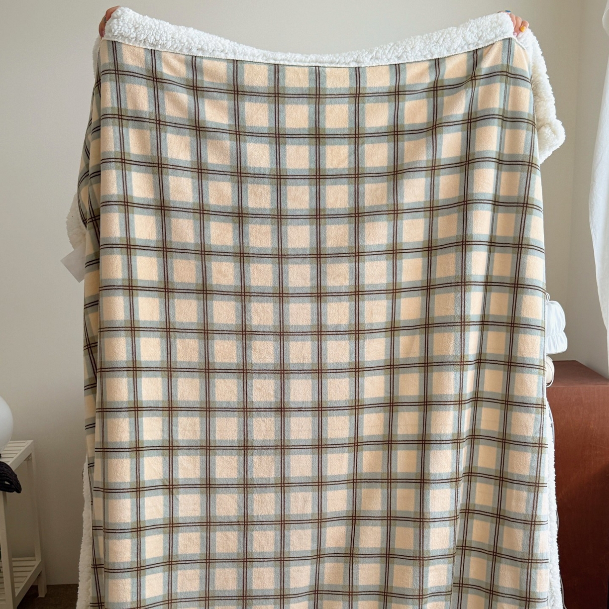 91家纺网 家纺一手货源 找家纺 顾里家纺 2025新款复古格系羊羔绒毯毯子（70*100cm会员11元 100*150cm会员19元 150*200cm会员34元 200*230cm会员43元） 松露奶昔