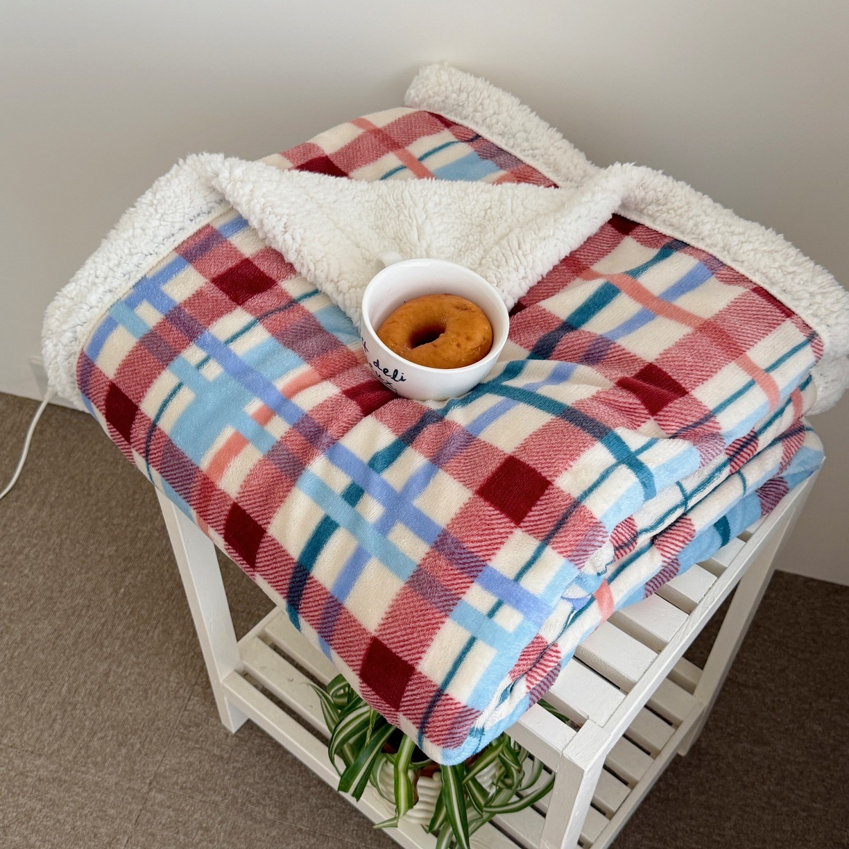 91家纺网 家纺一手货源 找家纺 顾里家纺 2025新款复古格系羊羔绒毯毯子（70*100cm会员11元 100*150cm会员19元 150*200cm会员34元 200*230cm会员43元） 组合