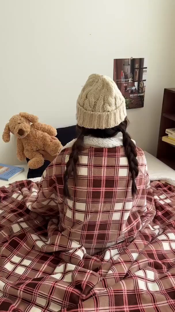 91家纺网 家纺一手货源 找家纺 顾里家纺 2025新款复古格系羊羔绒毯毯子（70*100cm会员11元 100*150cm会员19元 150*200cm会员34元 200*230cm会员43元） 苏格物语