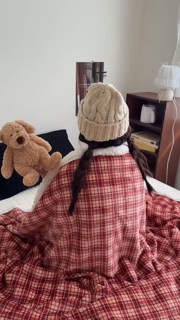 91家纺网 家纺一手货源 找家纺 顾里家纺 2025新款复古格系羊羔绒毯毯子（70*100cm会员11元 100*150cm会员19元 150*200cm会员34元 200*230cm会员43元） 爱岛甜心