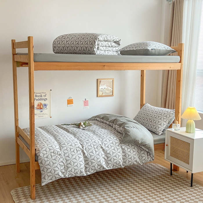 91家纺网 家纺一手货源 找家纺 宜代光年 2025新款60S水洗棉提花学生季三件套 雪片花-绿灰