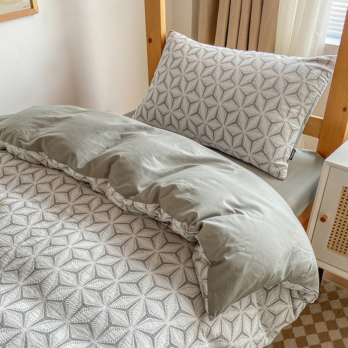 91家纺网 家纺一手货源 找家纺 宜代光年 2025新款60S水洗棉提花学生季三件套 雪片花-绿灰