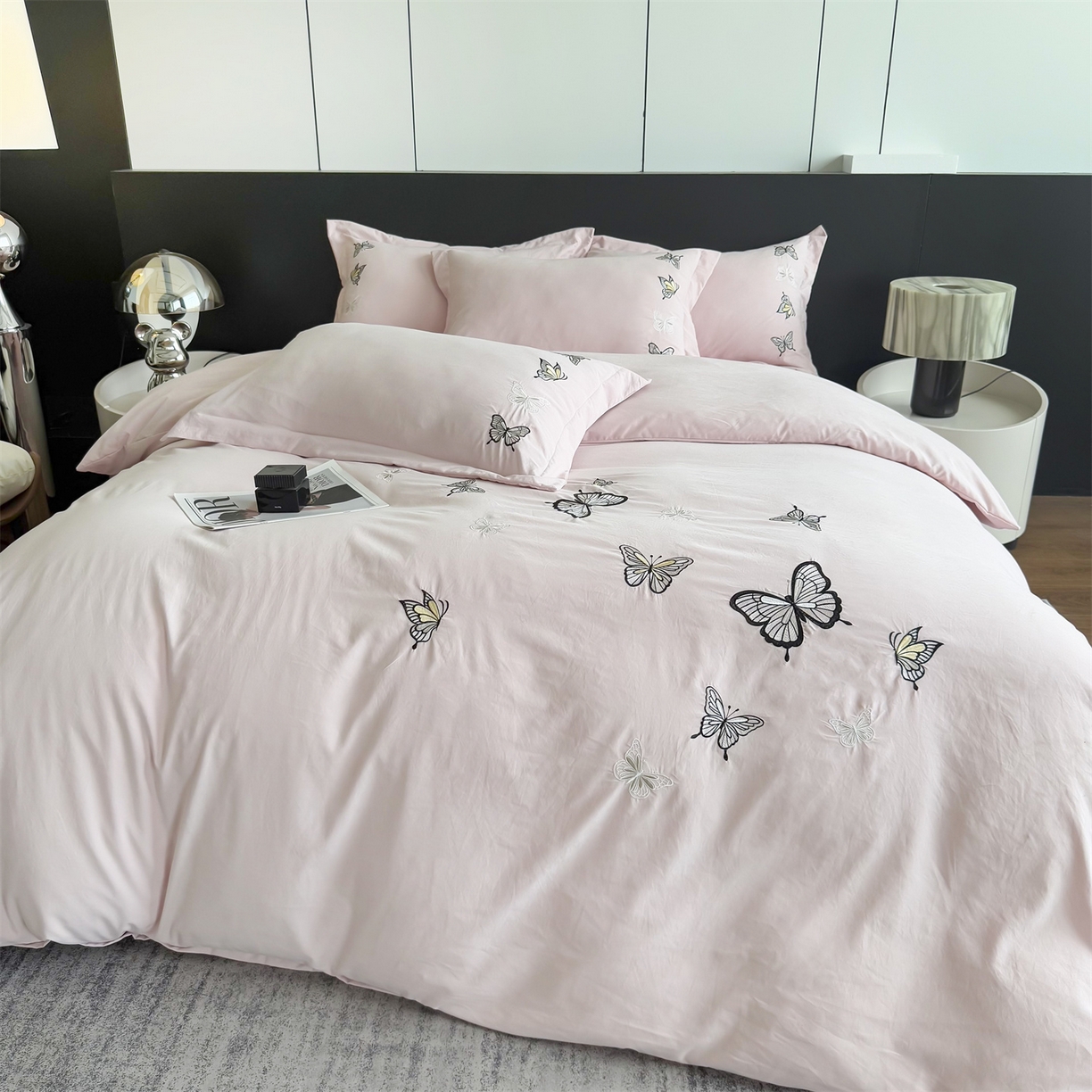 91家纺网 家纺一手货源 找家纺 （总）恋绒家纺 2025新款锦棉加厚磨毛亲肤棉纯色刺绣四件套