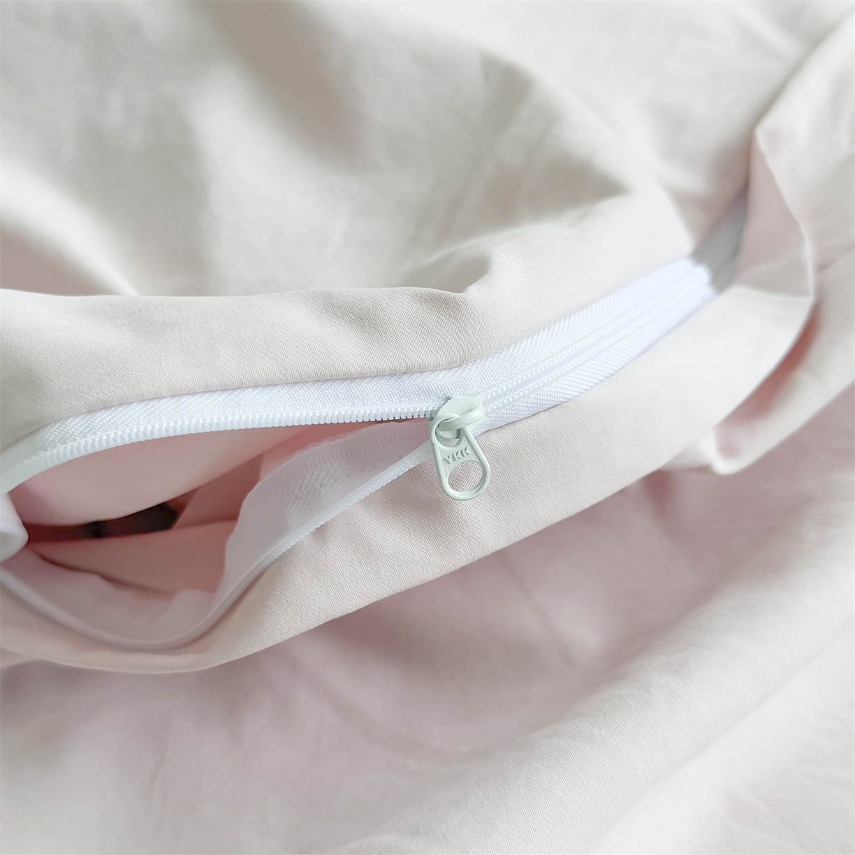 91家纺网 家纺一手货源 找家纺 （总）恋绒家纺 2025新款锦棉加厚磨毛亲肤棉纯色刺绣四件套