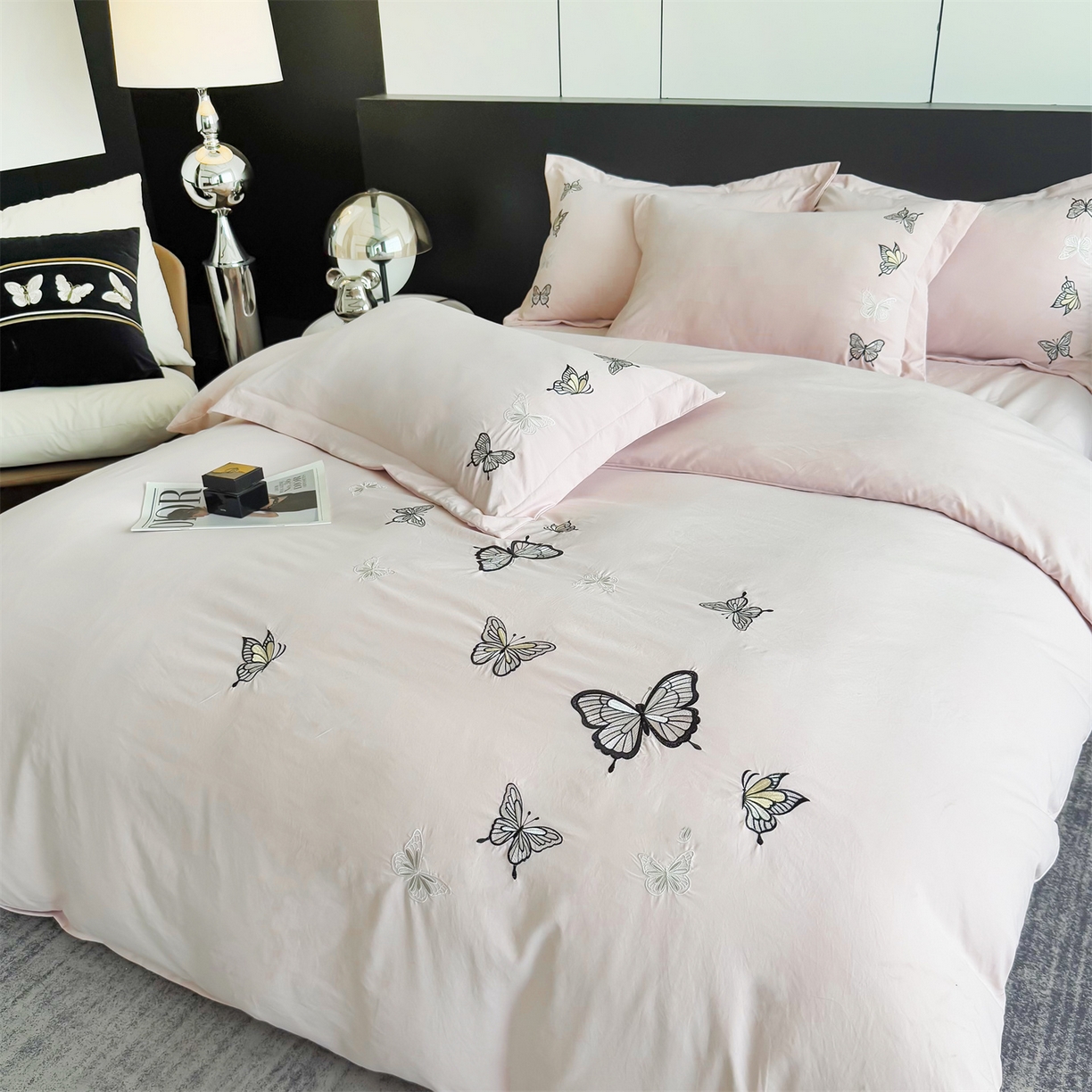 91家纺网 家纺一手货源 找家纺 （总）恋绒家纺 2025新款锦棉加厚磨毛亲肤棉纯色刺绣四件套