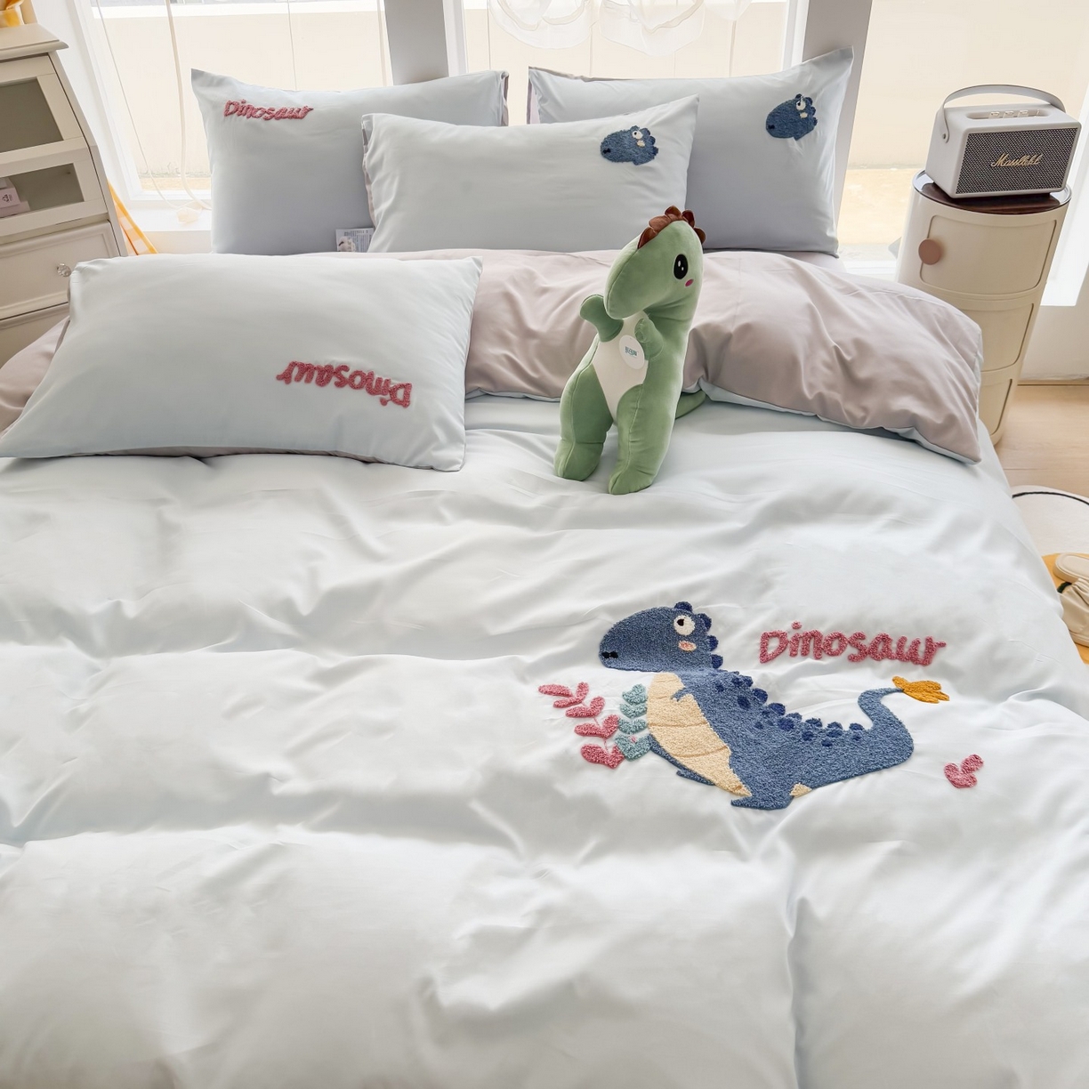 91家纺网 家纺一手货源 找家纺 （总）恋绒家纺 2025新款水洗棉毛巾绣卡通绣花学生三件套四件套