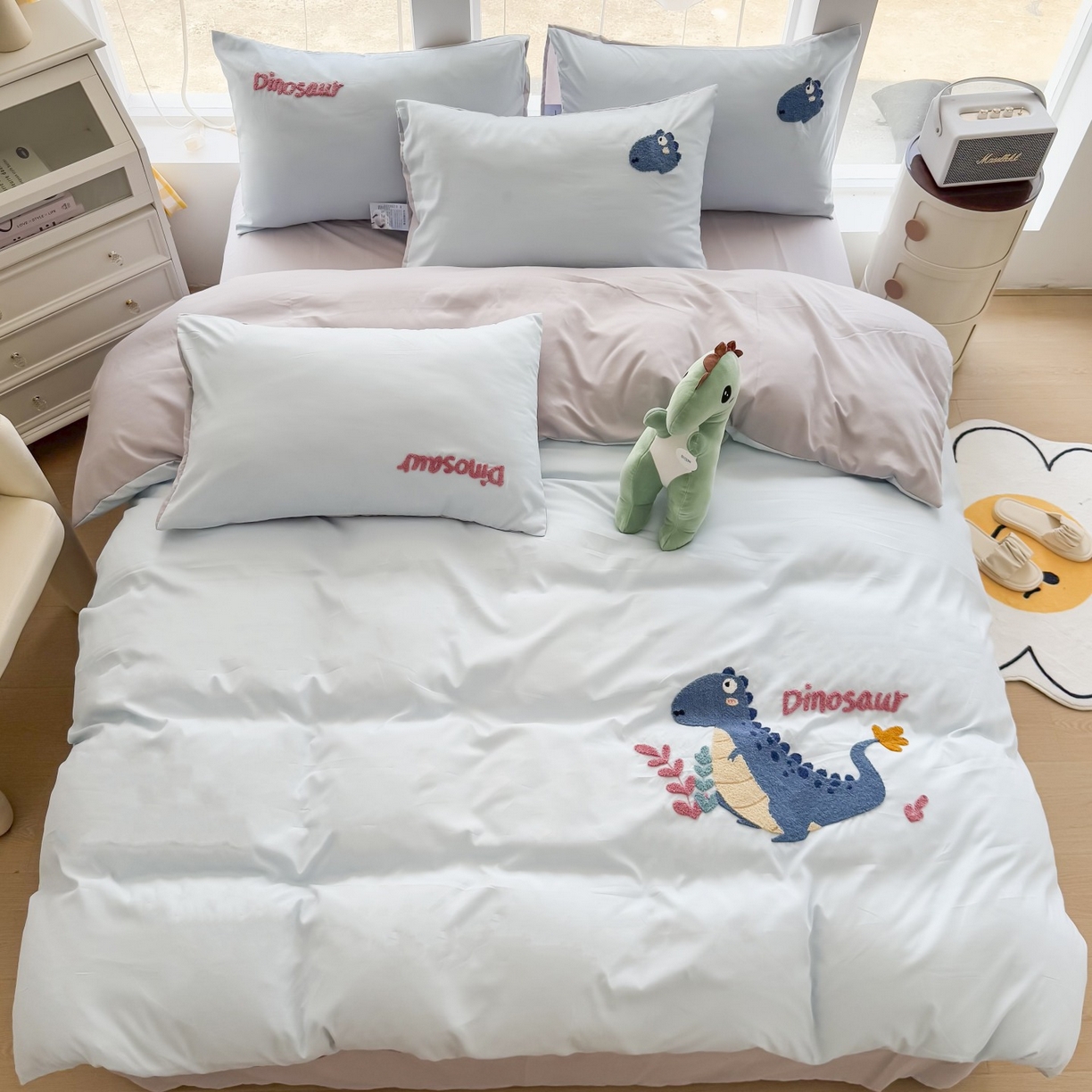 91家纺网 家纺一手货源 找家纺 （总）恋绒家纺 2025新款水洗棉毛巾绣卡通绣花学生三件套四件套