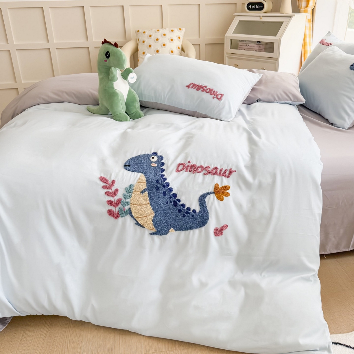 91家纺网 家纺一手货源 找家纺 （总）恋绒家纺 2025新款水洗棉毛巾绣卡通绣花学生三件套四件套