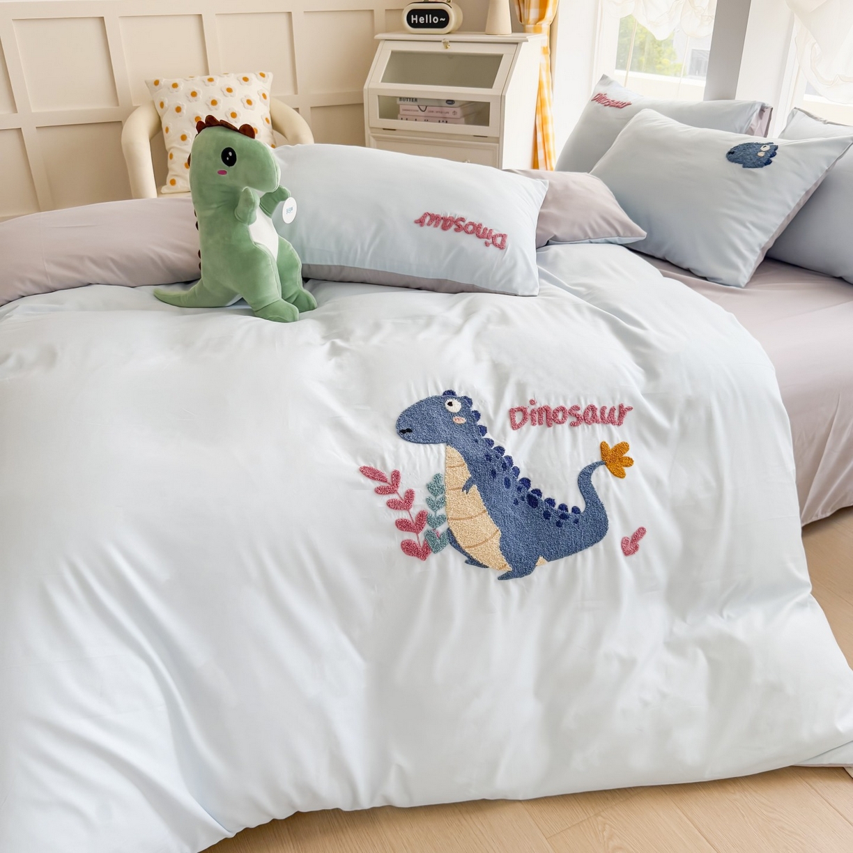 91家纺网 家纺一手货源 找家纺 （总）恋绒家纺 2025新款水洗棉毛巾绣卡通绣花学生三件套四件套