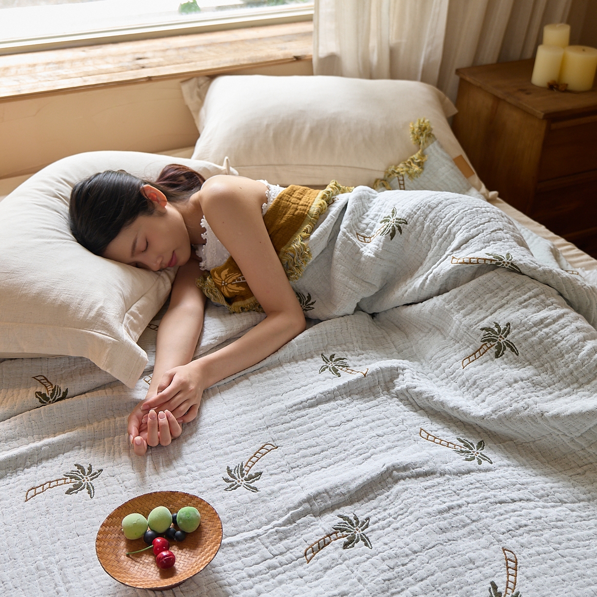 91家纺网 家纺一手货源 找家纺 沐瑟家纺 2025新款亲肤全棉纱布盖毯毯子 椰树-白色