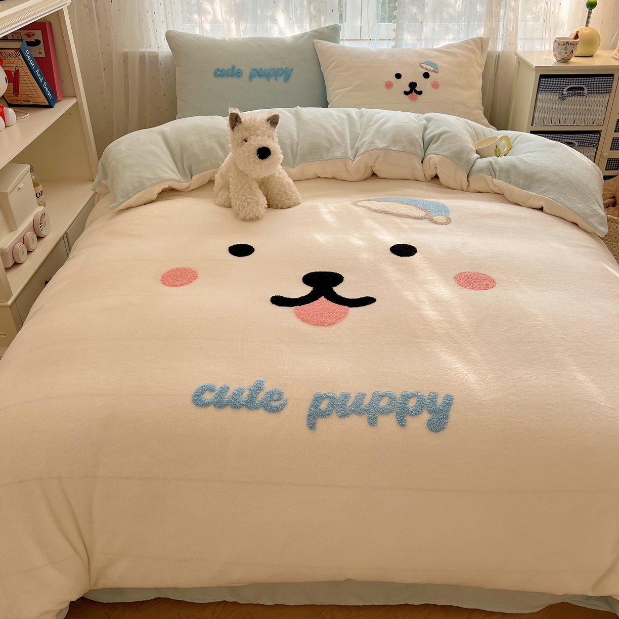 91家纺网 家纺一手货源 找家纺 顾里家纺 2025新款可爱表情包毛巾绣牛奶绒四件套 可爱狗