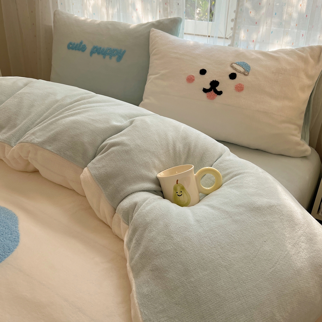 91家纺网 家纺一手货源 找家纺 顾里家纺 2025新款可爱表情包毛巾绣牛奶绒四件套 可爱狗