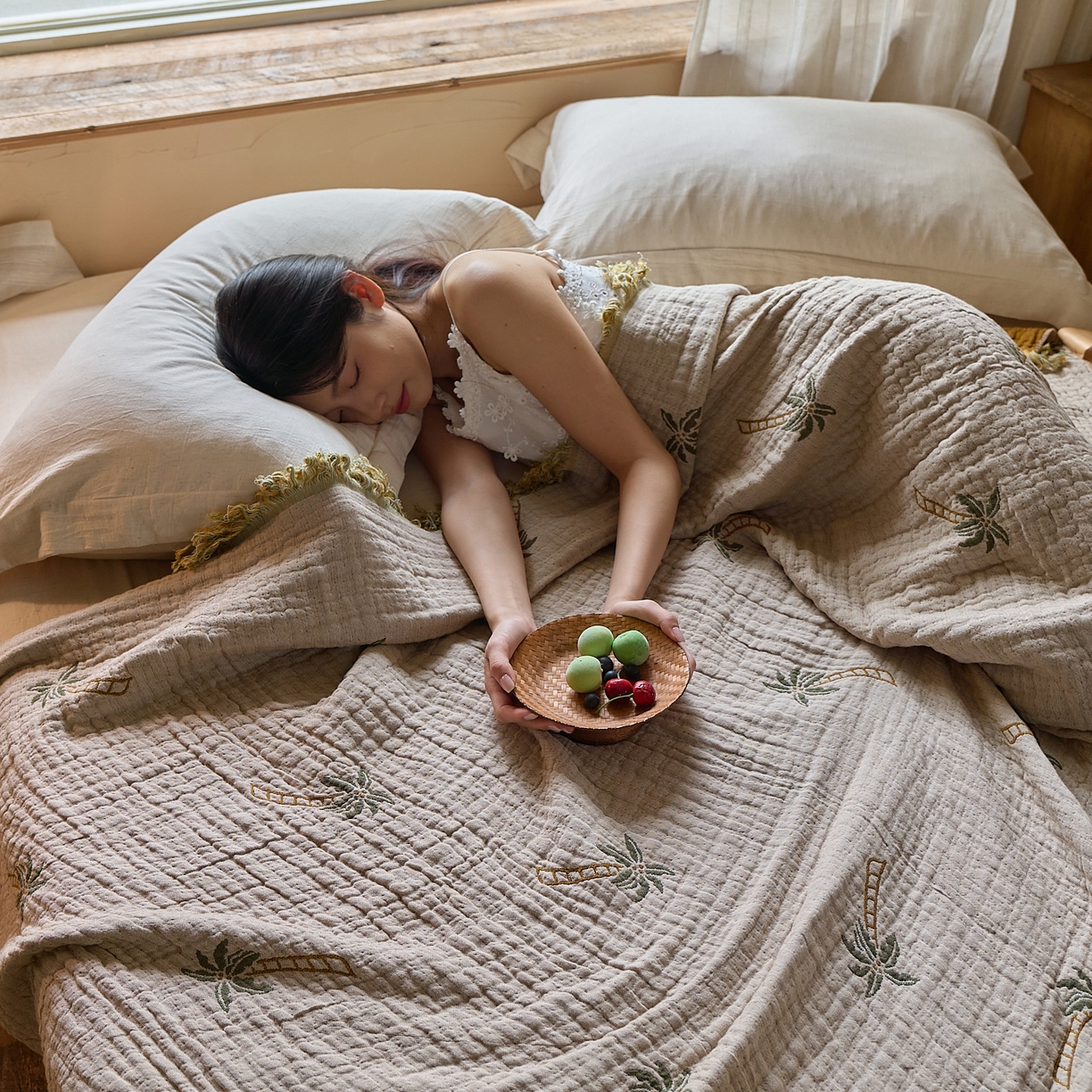 91家纺网 家纺一手货源 找家纺 沐瑟家纺 2025新款亲肤全棉纱布盖毯毯子 椰树-咖色