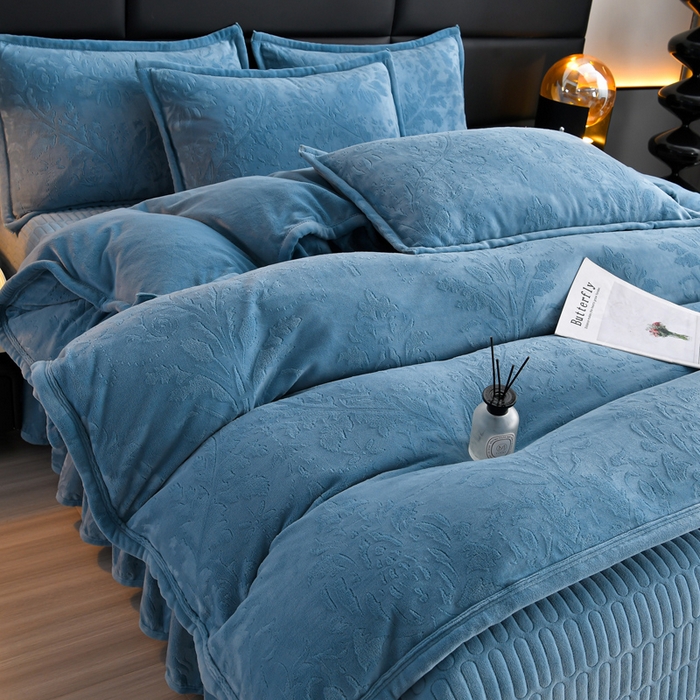 91家纺网 家纺一手货源 找家纺 星窝家纺 2025新款雕花绒床盖四件套 控价标准139（直播拼多多淘宝） 灵动蓝