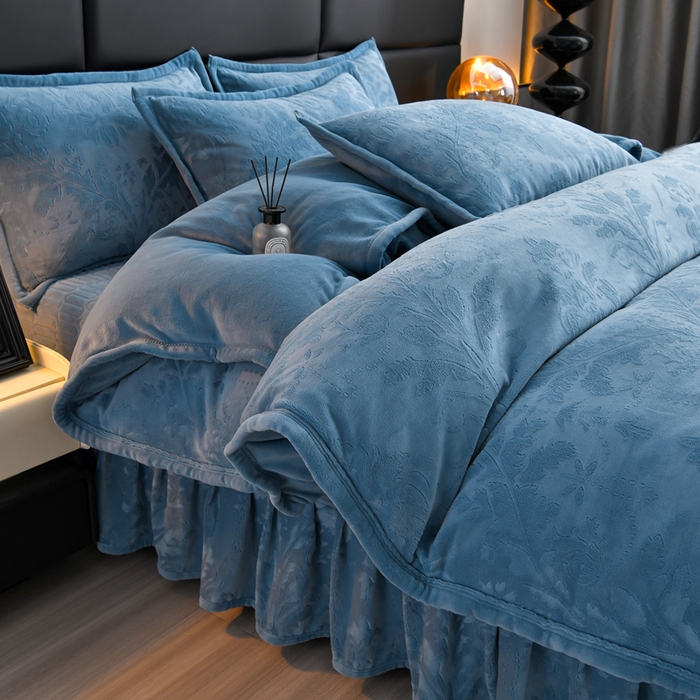 91家纺网 家纺一手货源 找家纺 星窝家纺 2025新款雕花绒床盖四件套 控价标准139（直播拼多多淘宝） 灵动蓝