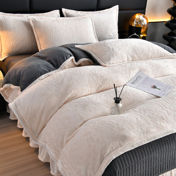 91家纺网 家纺一手货源 找家纺 星窝家纺 2025新款雕花绒床盖四件套 控价标准139（直播拼多多淘宝） 灵动奶白+深灰
