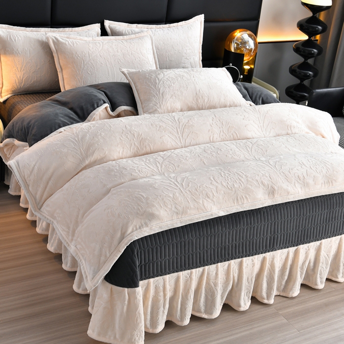91家纺网 家纺一手货源 找家纺 星窝家纺 2025新款雕花绒床盖四件套 控价标准139（直播拼多多淘宝） 灵动奶白+深灰