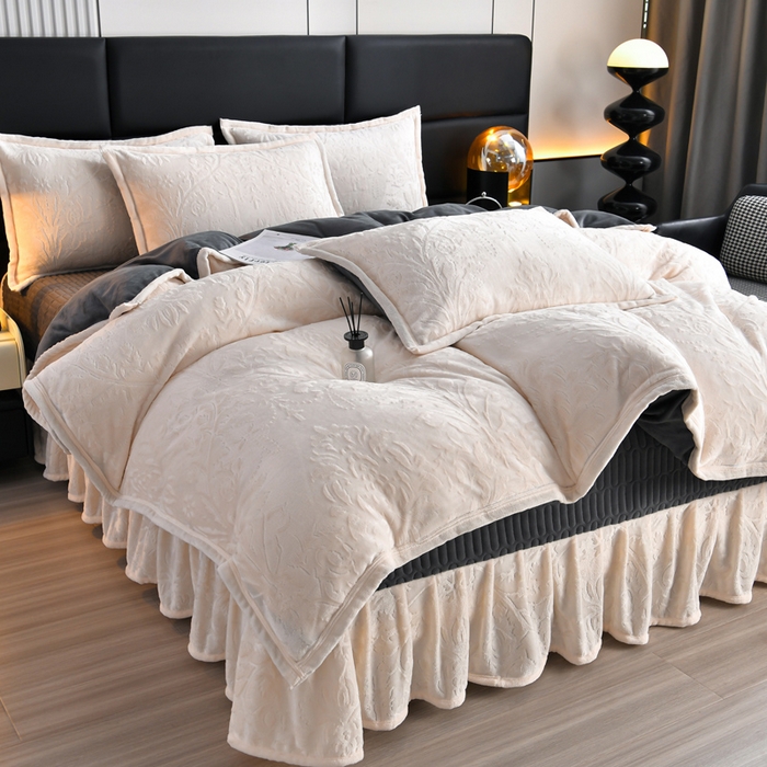 91家纺网 家纺一手货源 找家纺 星窝家纺 2025新款雕花绒床盖四件套 控价标准139（直播拼多多淘宝） 灵动奶白+深灰