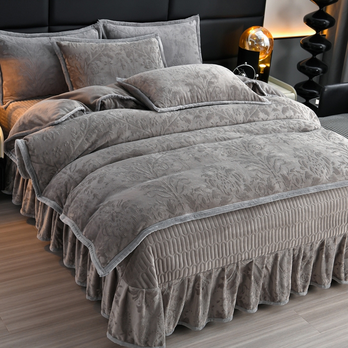 91家纺网 家纺一手货源 找家纺 星窝家纺 2025新款雕花绒床盖四件套 控价标准139（直播拼多多淘宝） 灵动浅灰
