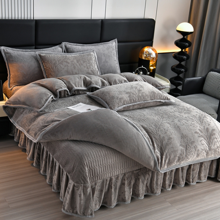 91家纺网 家纺一手货源 找家纺 星窝家纺 2025新款雕花绒床盖四件套 控价标准139（直播拼多多淘宝） 灵动浅灰