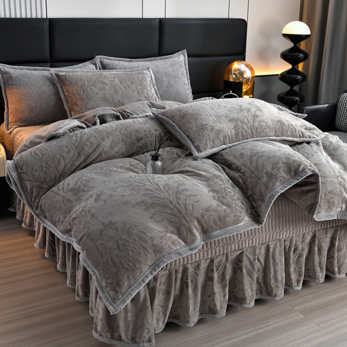 91家纺网 家纺一手货源 找家纺 星窝家纺 2025新款雕花绒床盖四件套 控价标准139（直播拼多多淘宝） 灵动浅灰