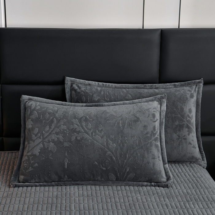 91家纺网 家纺一手货源 找家纺 星窝家纺 2025新款雕花绒床盖四件套 控价标准139（直播拼多多淘宝） 灵动烟灰