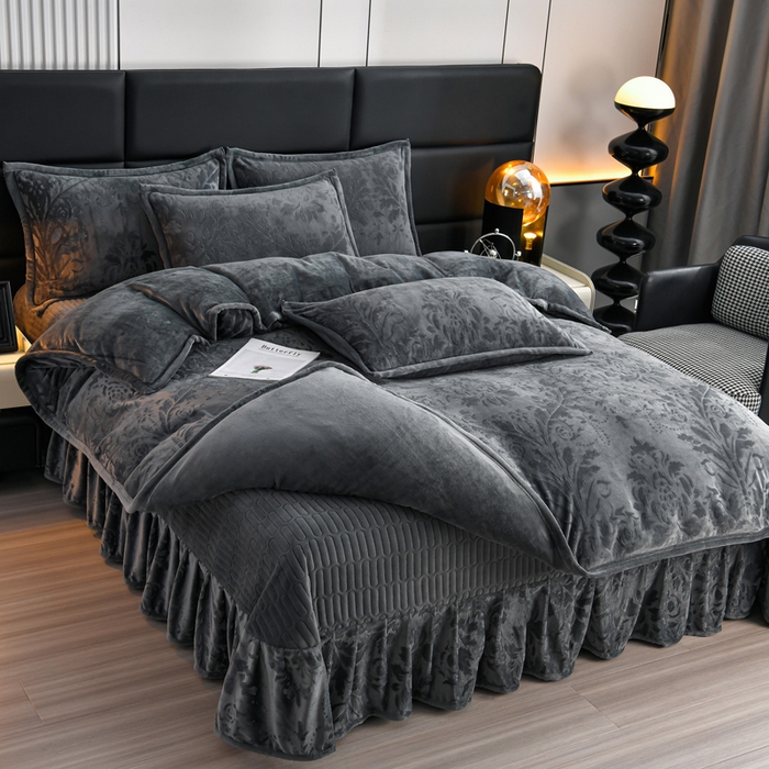 91家纺网 家纺一手货源 找家纺 星窝家纺 2025新款雕花绒床盖四件套 控价标准139（直播拼多多淘宝） 灵动烟灰