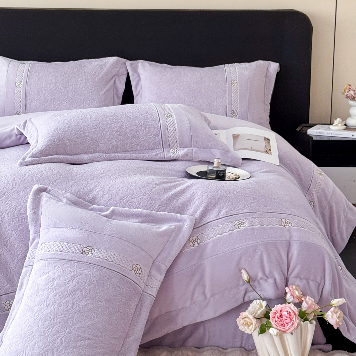 91家纺网 家纺一手货源 找家纺 博纳家纺 2025新款230克雕花绒法式花边刺绣加厚牛奶绒四件套-花海 控价劵后248（严格按控价来） 花海-浅紫