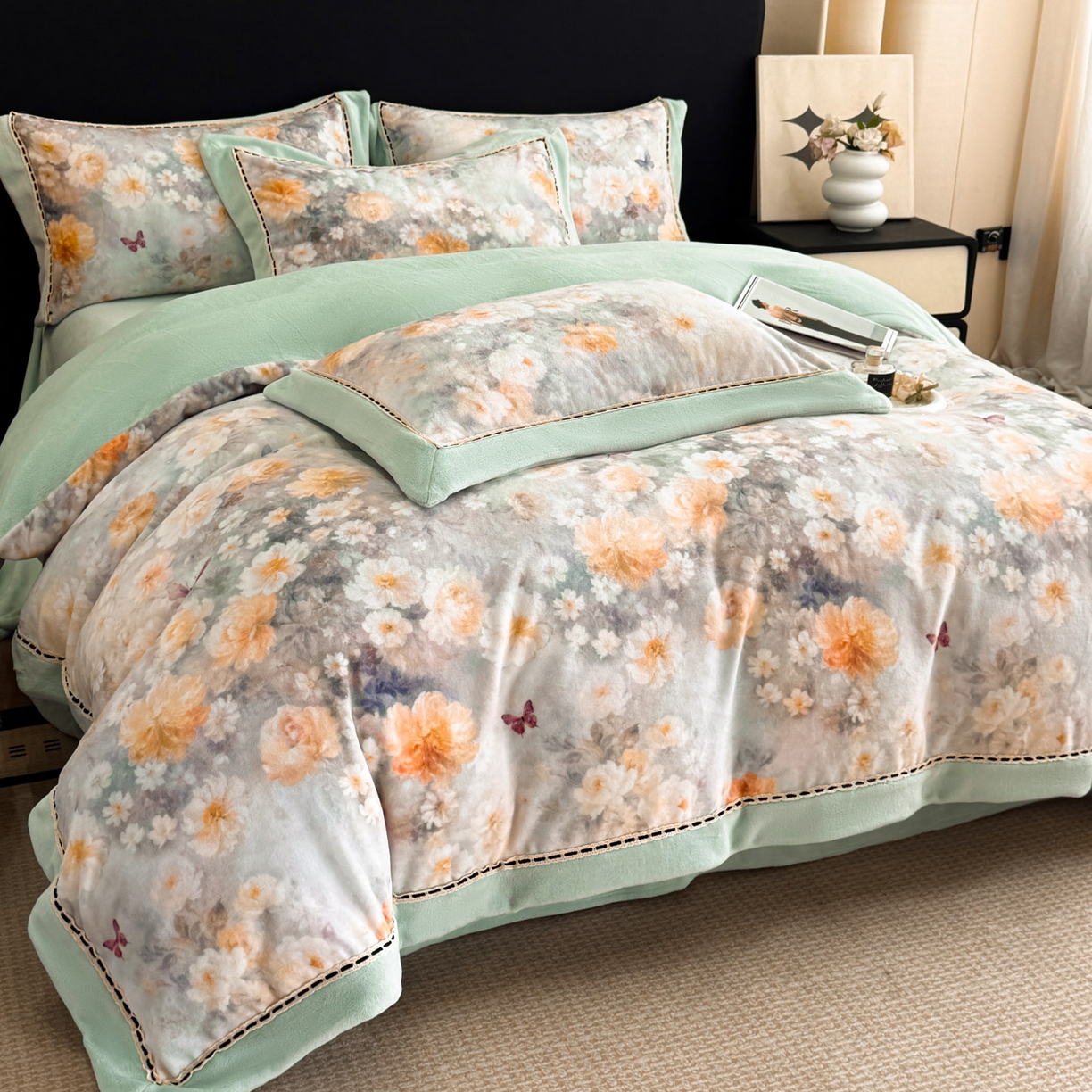 91家纺网 家纺一手货源 找家纺 （总）博纳家纺 2025新款宽边高级简奢全消光牛奶绒数码印花镂空嵌绳四件套-达琳 控价劵后248（严格按控价来）