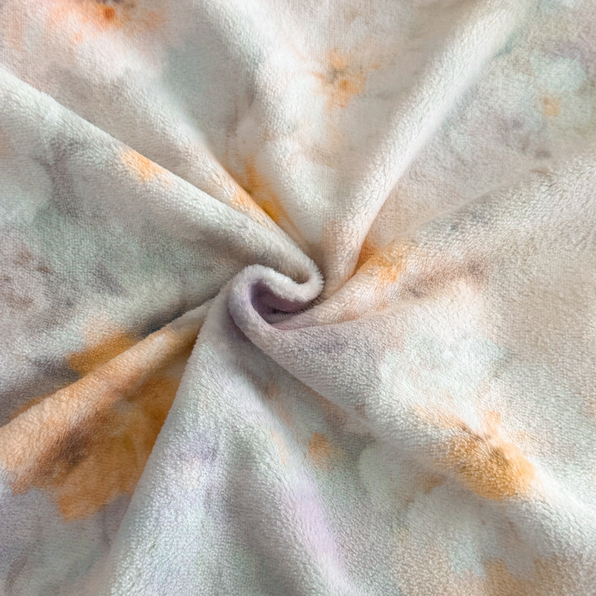 91家纺网 家纺一手货源 找家纺 博纳家纺 2025新款宽边高级简奢全消光牛奶绒数码印花镂空嵌绳四件套-达琳 控价劵后248（严格按控价来） 达琳-繁星蓝