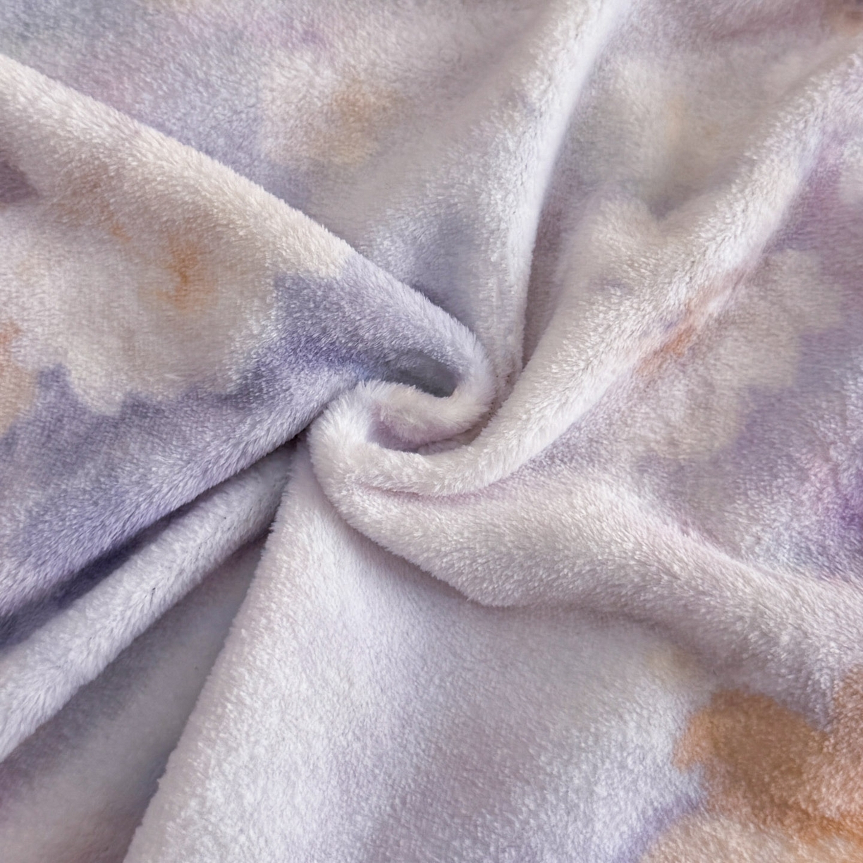 91家纺网 家纺一手货源 找家纺 博纳家纺 2025新款宽边高级简奢全消光牛奶绒数码印花镂空嵌绳四件套-达琳 控价劵后248（严格按控价来） 达琳-浅紫