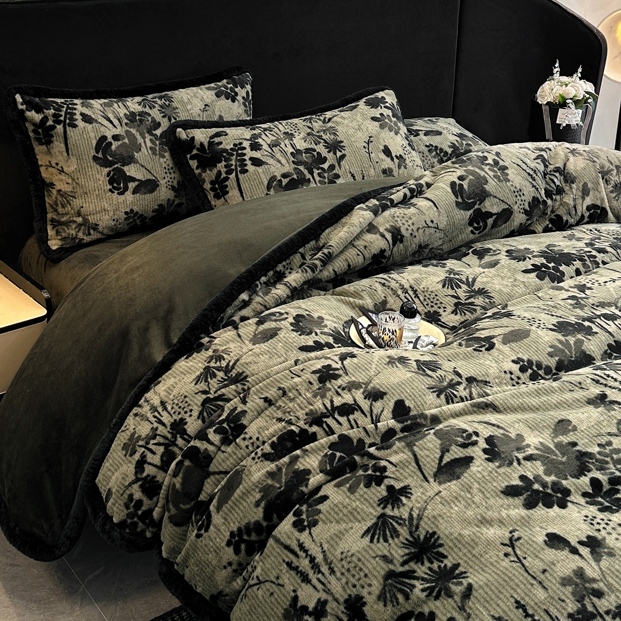 91家纺网 家纺一手货源 找家纺 畅畅家纺 2025新款高克重新款冬季加厚兔毛绒包边款床单床笠四件套 暗香