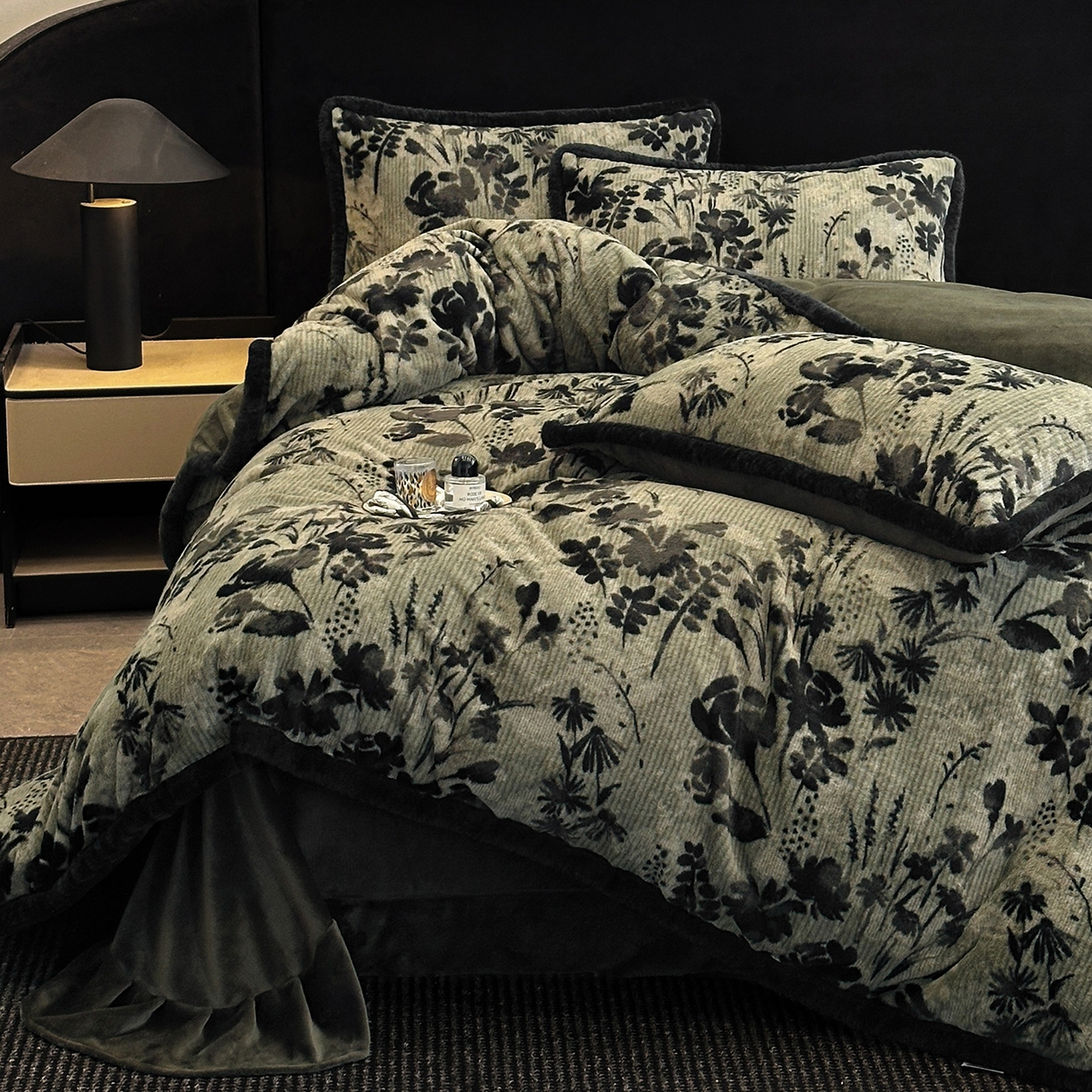 91家纺网 家纺一手货源 找家纺 畅畅家纺 2025新款高克重新款冬季加厚兔毛绒包边款床单床笠四件套 暗香