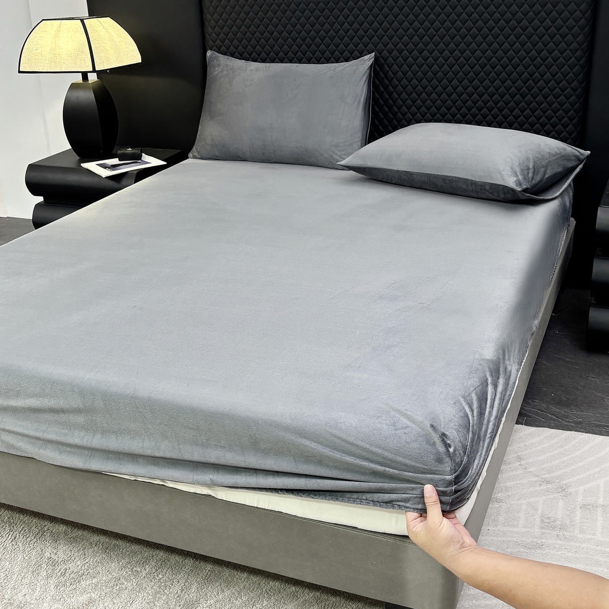 91家纺网 家纺一手货源 找家纺 （总）馨乐家纺 2025新款简约时尚纯色水晶绒床笠