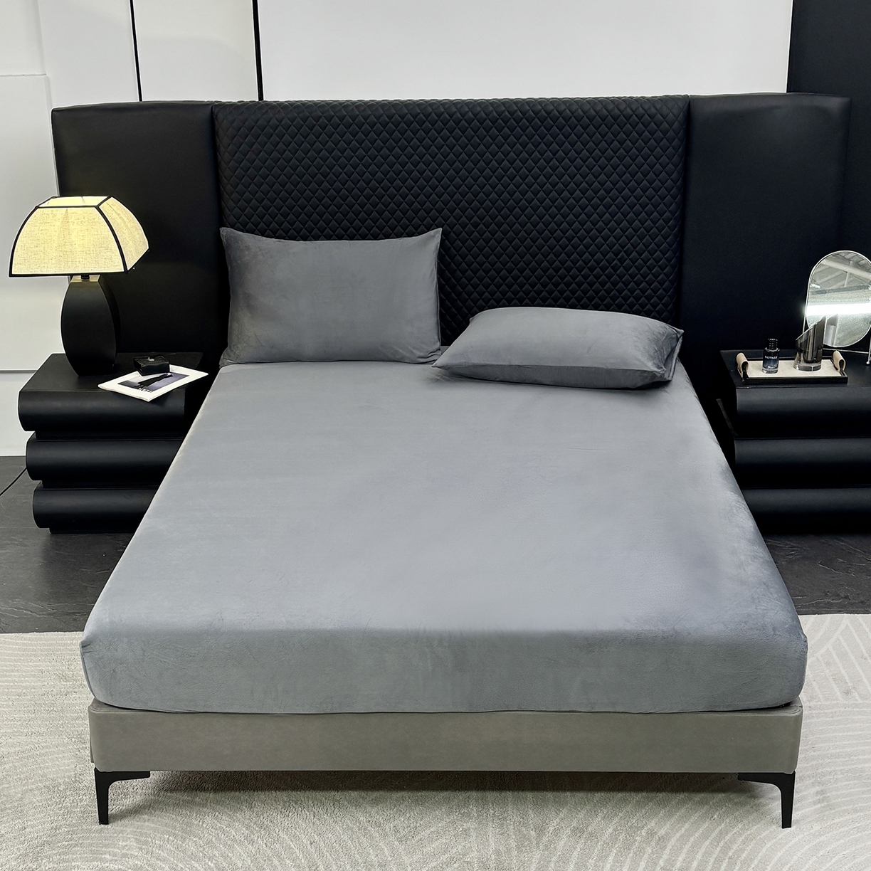 91家纺网 家纺一手货源 找家纺 馨乐家纺 2025新款简约时尚纯色水晶绒床笠 深灰