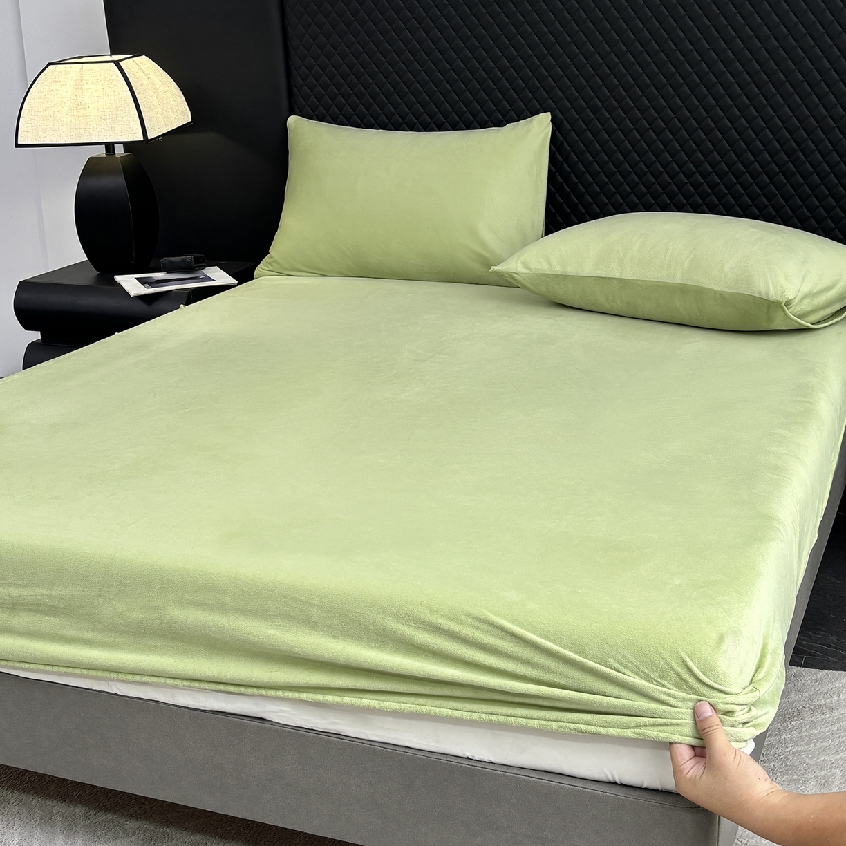 91家纺网 家纺一手货源 找家纺 （总）馨乐家纺 2025新款简约时尚纯色水晶绒床笠