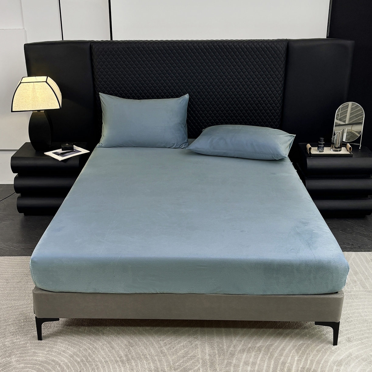 91家纺网 家纺一手货源 找家纺 馨乐家纺 2025新款简约时尚纯色水晶绒床笠 浅蓝