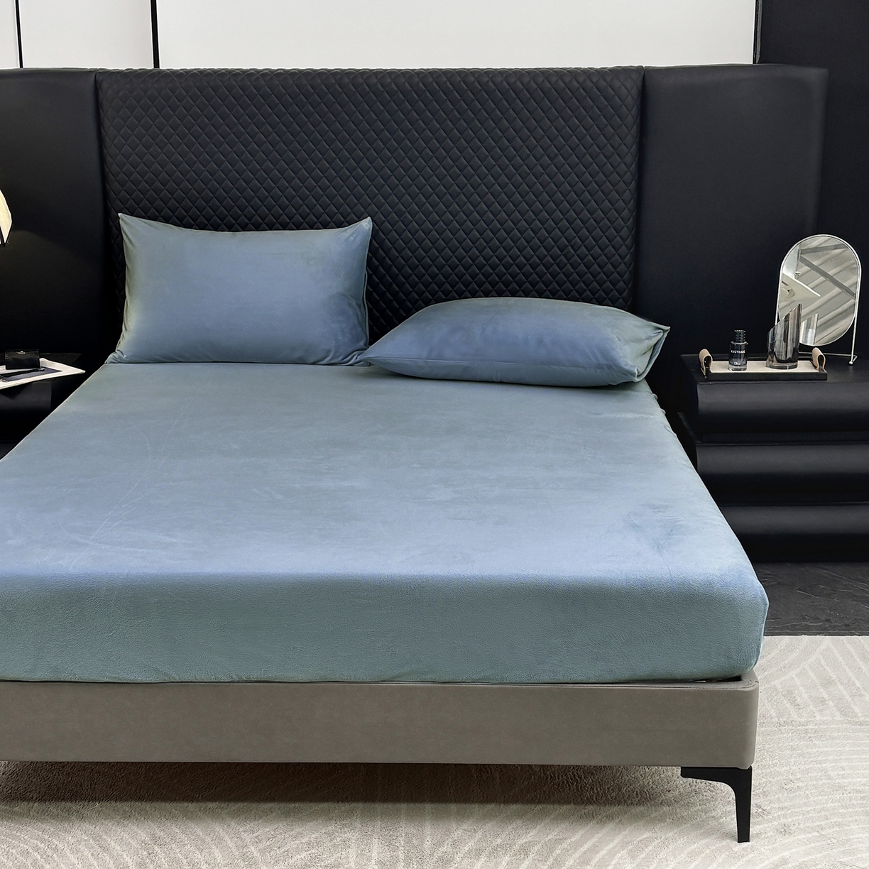 91家纺网 家纺一手货源 找家纺 馨乐家纺 2025新款简约时尚纯色水晶绒床笠 浅蓝