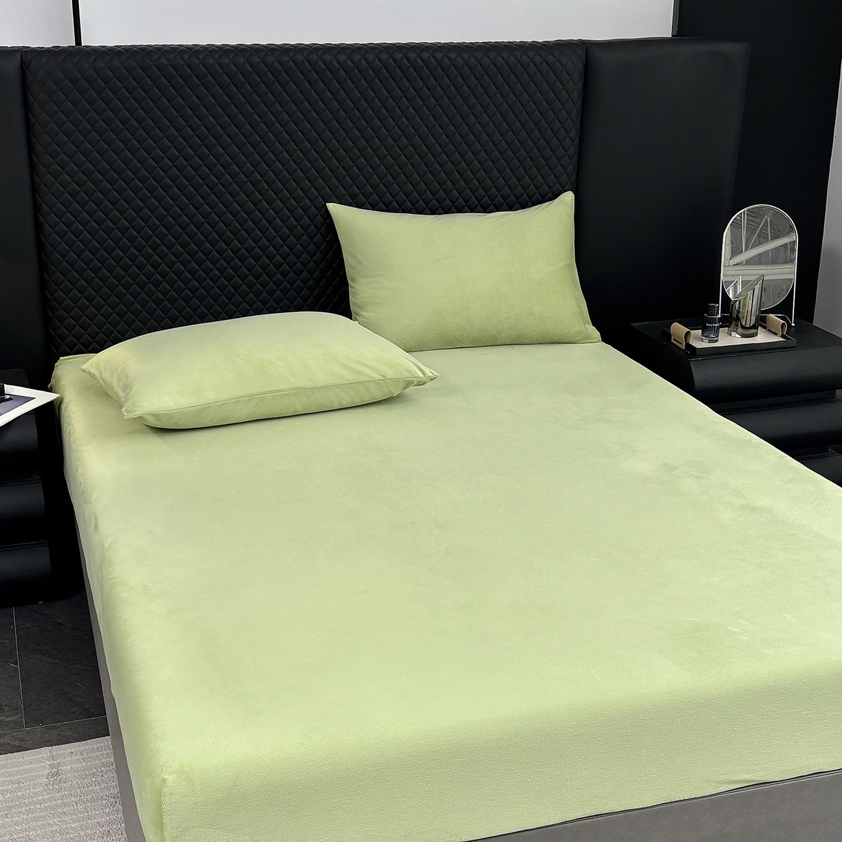 91家纺网 家纺一手货源 找家纺 馨乐家纺 2025新款简约时尚纯色水晶绒床笠 抹茶