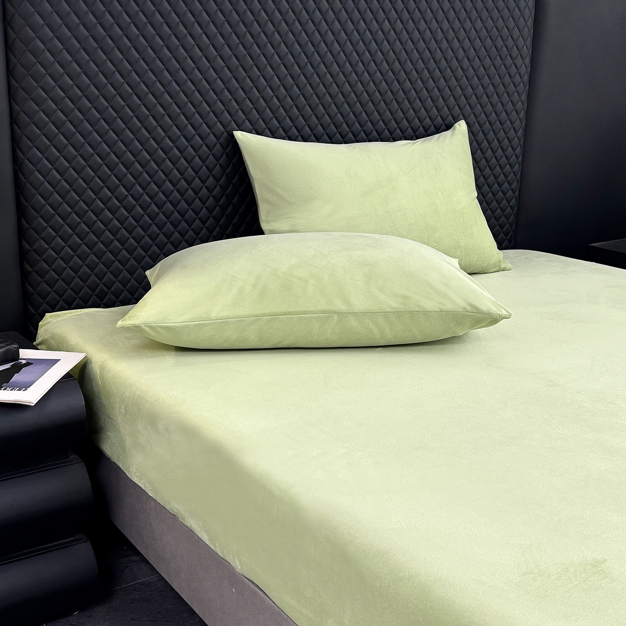 91家纺网 家纺一手货源 找家纺 馨乐家纺 2025新款简约时尚纯色水晶绒床笠 抹茶