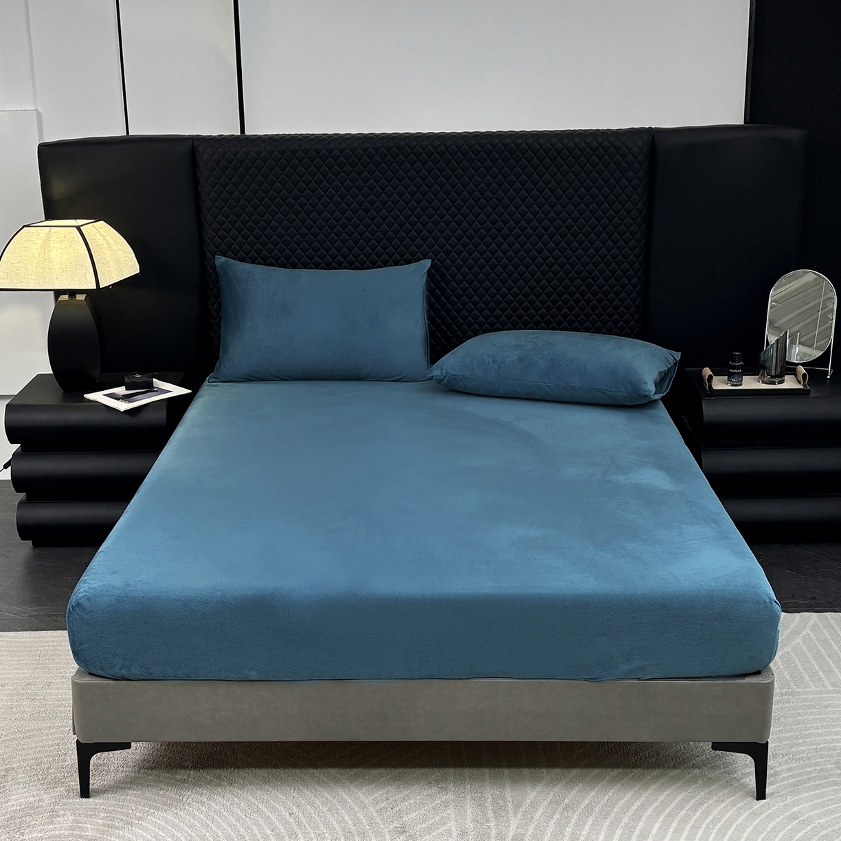 91家纺网 家纺一手货源 找家纺 馨乐家纺 2025新款简约时尚纯色水晶绒床笠 深蓝