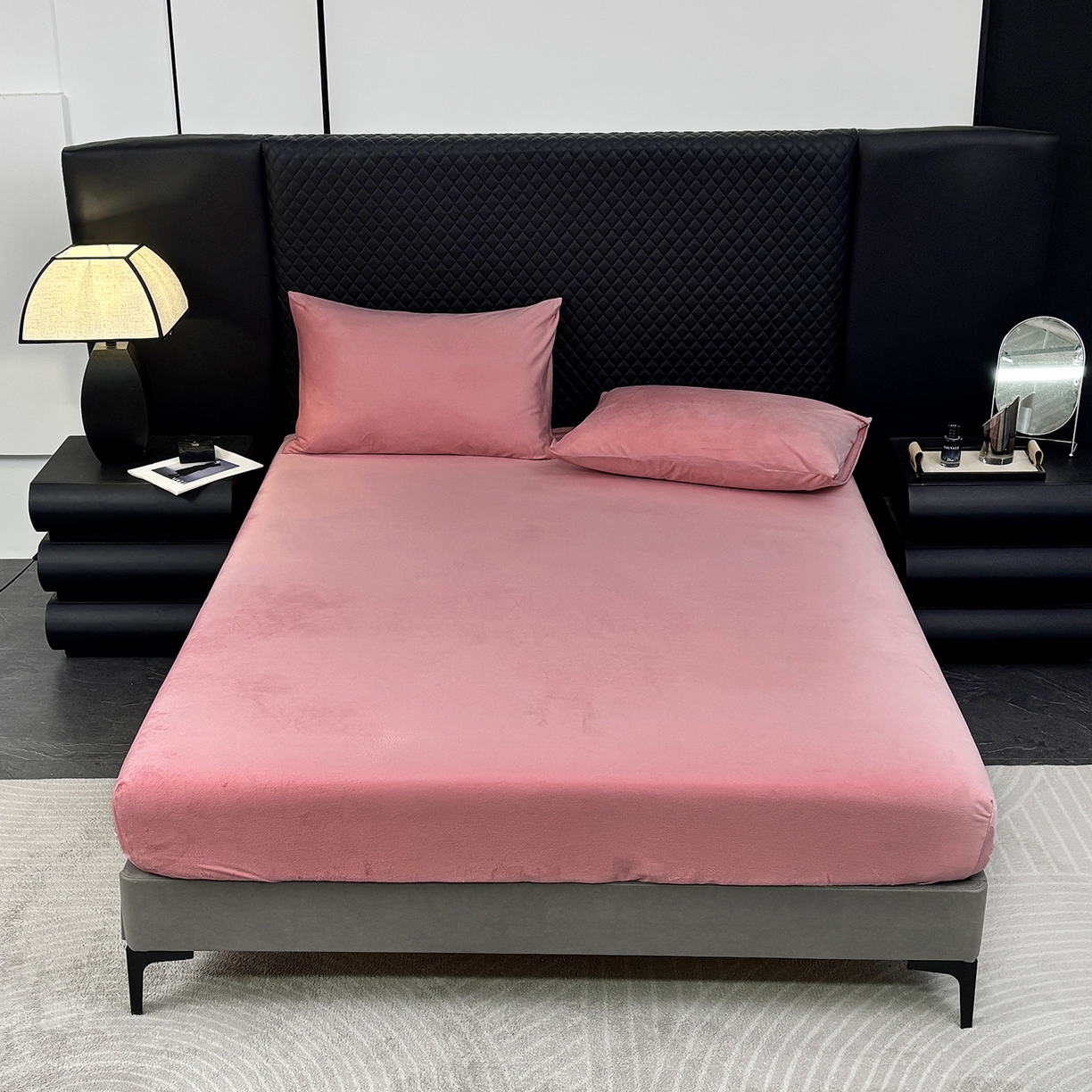 91家纺网 家纺一手货源 找家纺 馨乐家纺 2025新款简约时尚纯色水晶绒床笠 豆沙