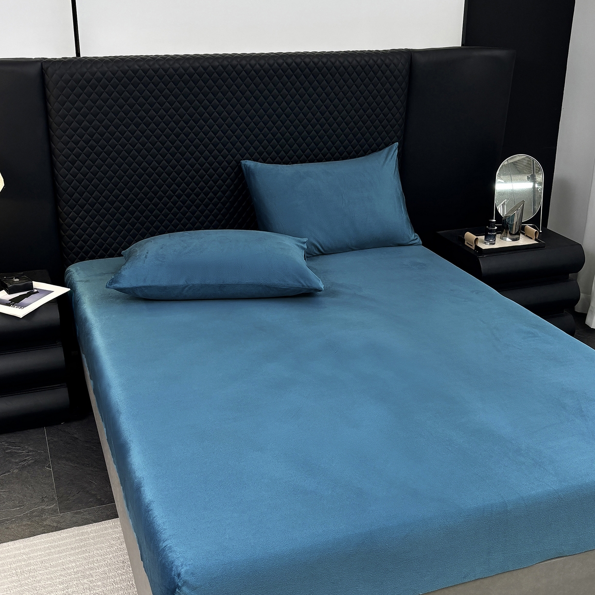 91家纺网 家纺一手货源 找家纺 馨乐家纺 2025新款简约时尚纯色水晶绒床笠 深蓝