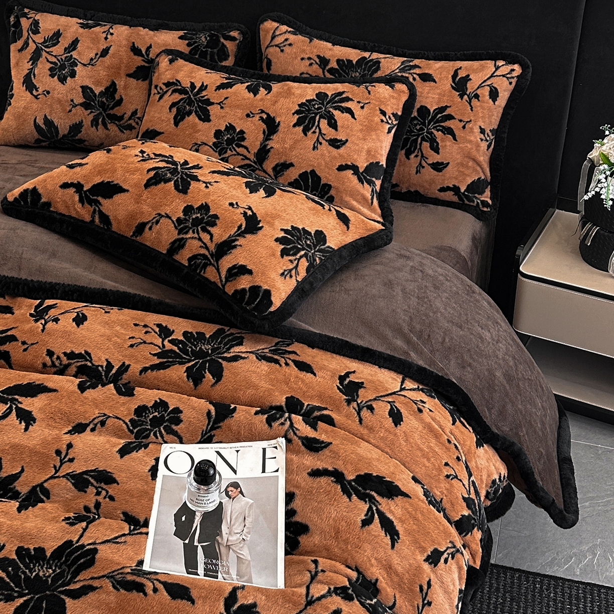 91家纺网 家纺一手货源 找家纺 畅畅家纺 2025新款高克重新款冬季加厚兔毛绒包边款床单床笠四件套 国色天香