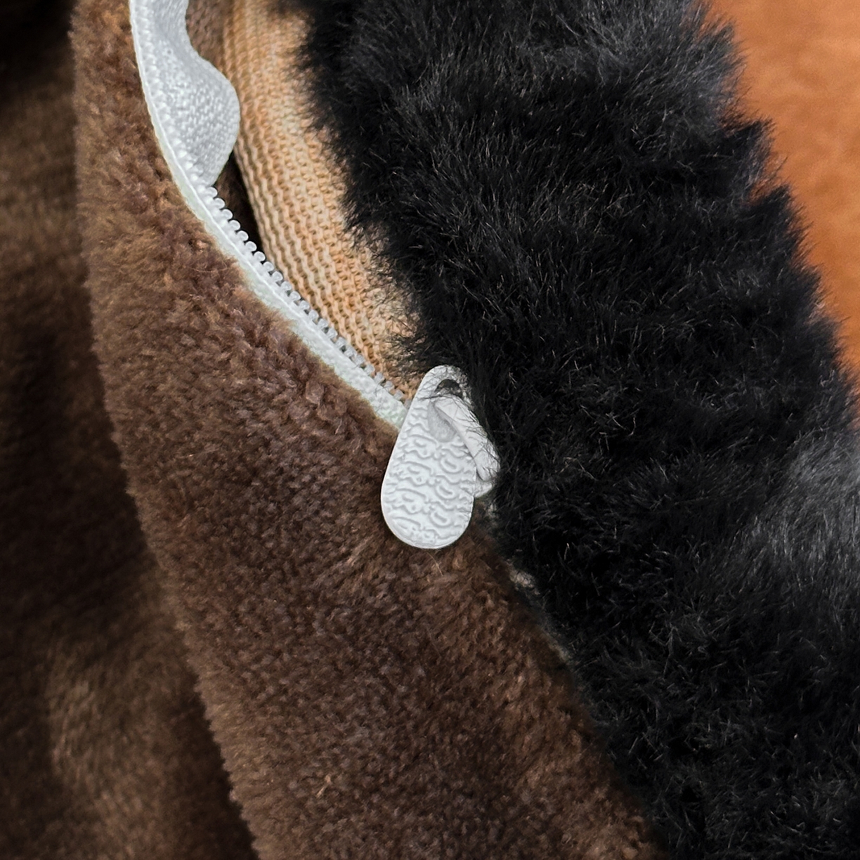 91家纺网 家纺一手货源 找家纺 畅畅家纺 2025新款高克重新款冬季加厚兔毛绒包边款床单床笠四件套 国色天香