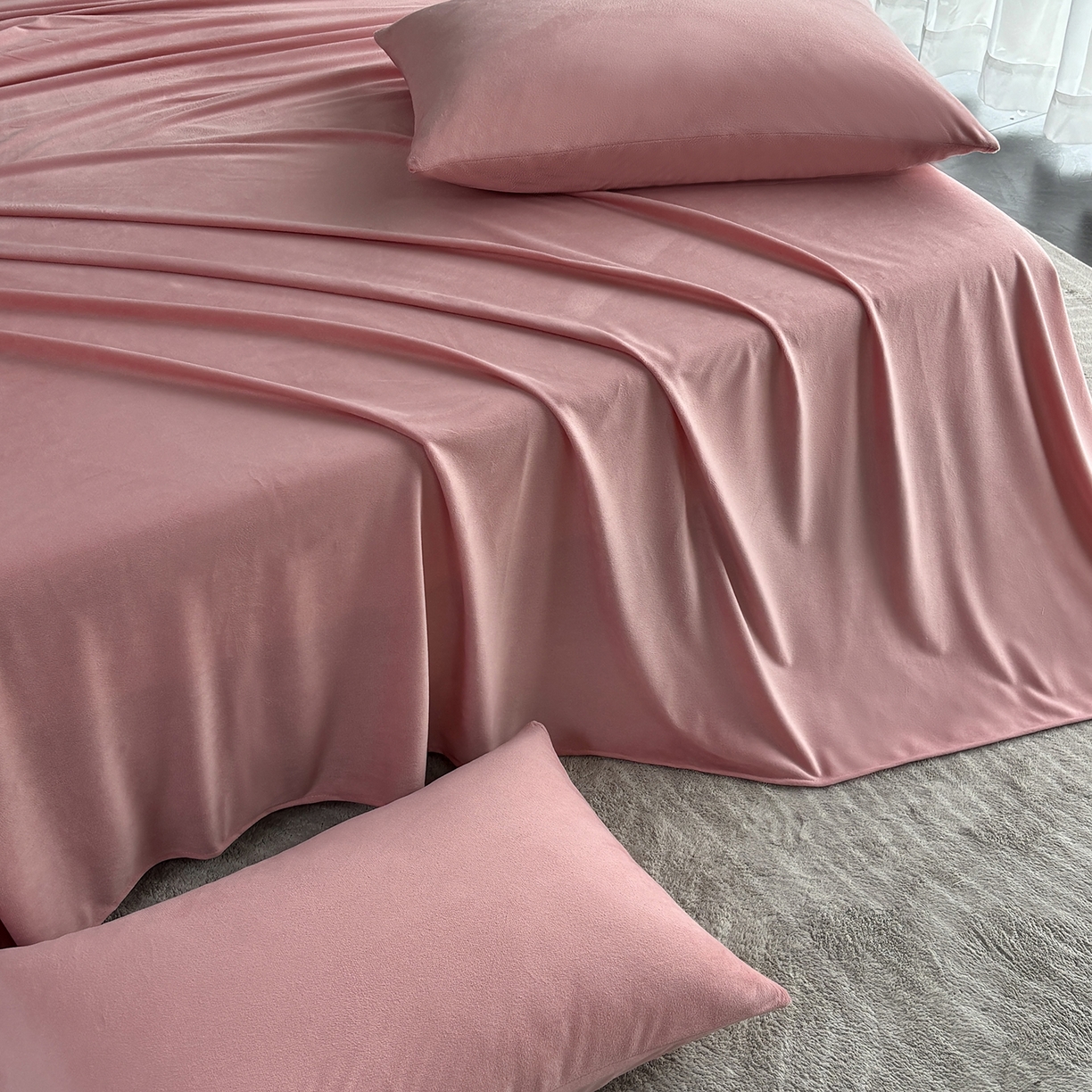 91家纺网 家纺一手货源 找家纺 馨乐家纺 2025新款简约时尚纯色水晶绒床单 豆沙