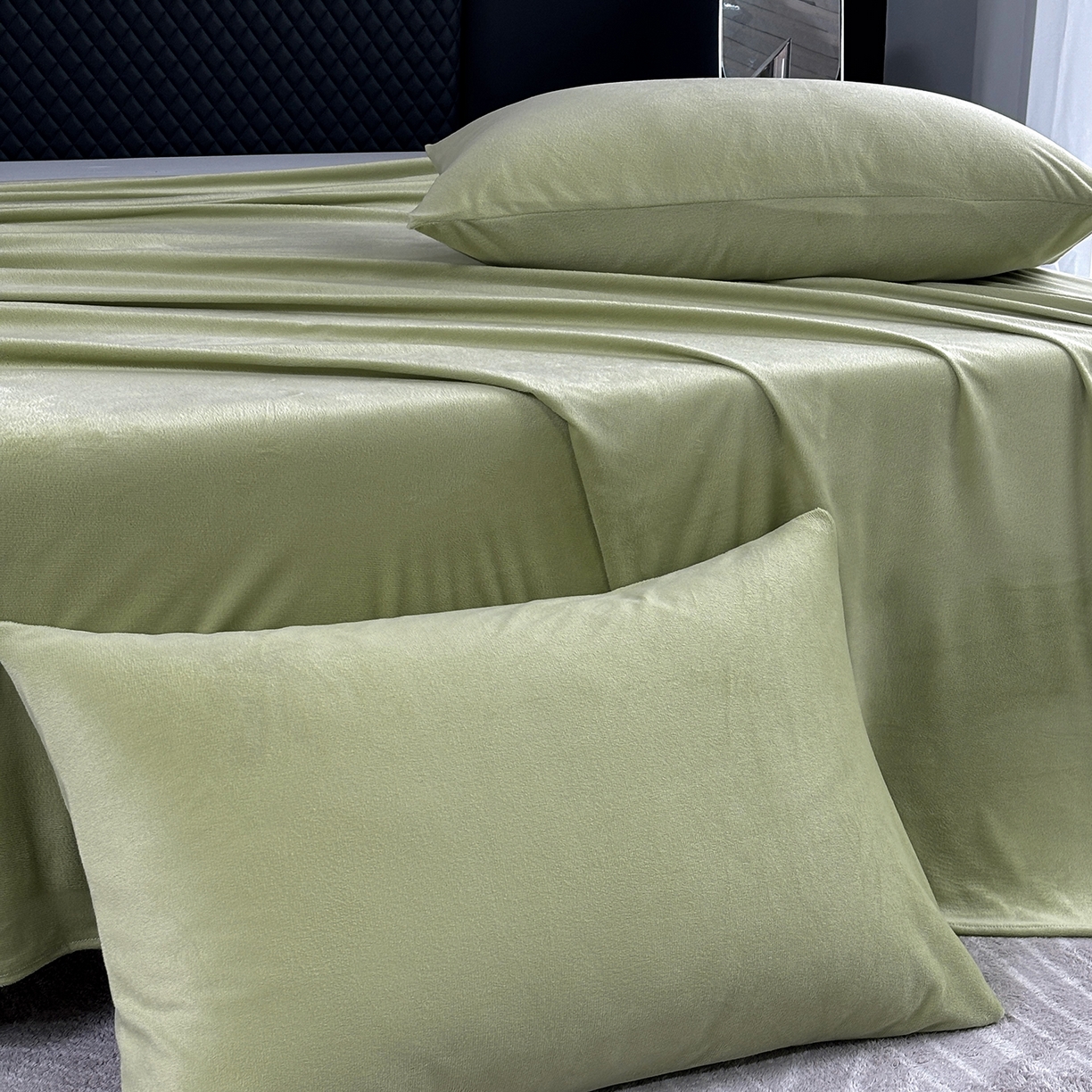 91家纺网 家纺一手货源 找家纺 馨乐家纺 2025新款简约时尚纯色水晶绒床单 抹茶