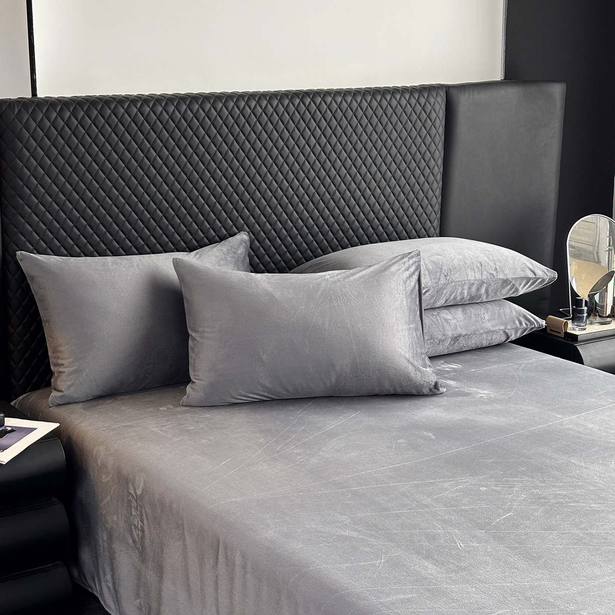 91家纺网 家纺一手货源 找家纺 馨乐家纺 2025新款简约时尚纯色水晶绒床单 深灰